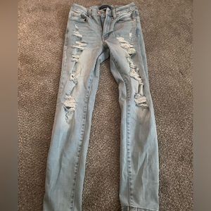 AEROPOSTALE RIPPED JEGGINGS